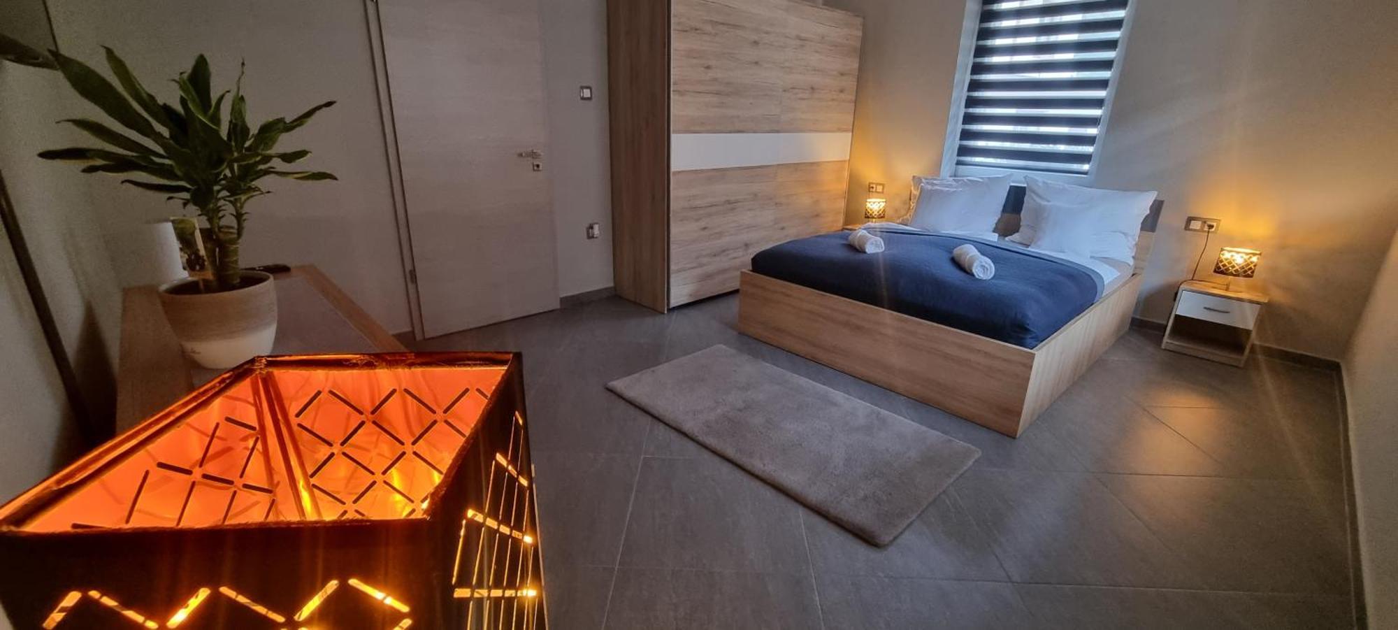 Hos-Cegledi Vendeghaz Miskolc -Oenallo Otthon, Mely Csak Az Oenoeke Luaran gambar